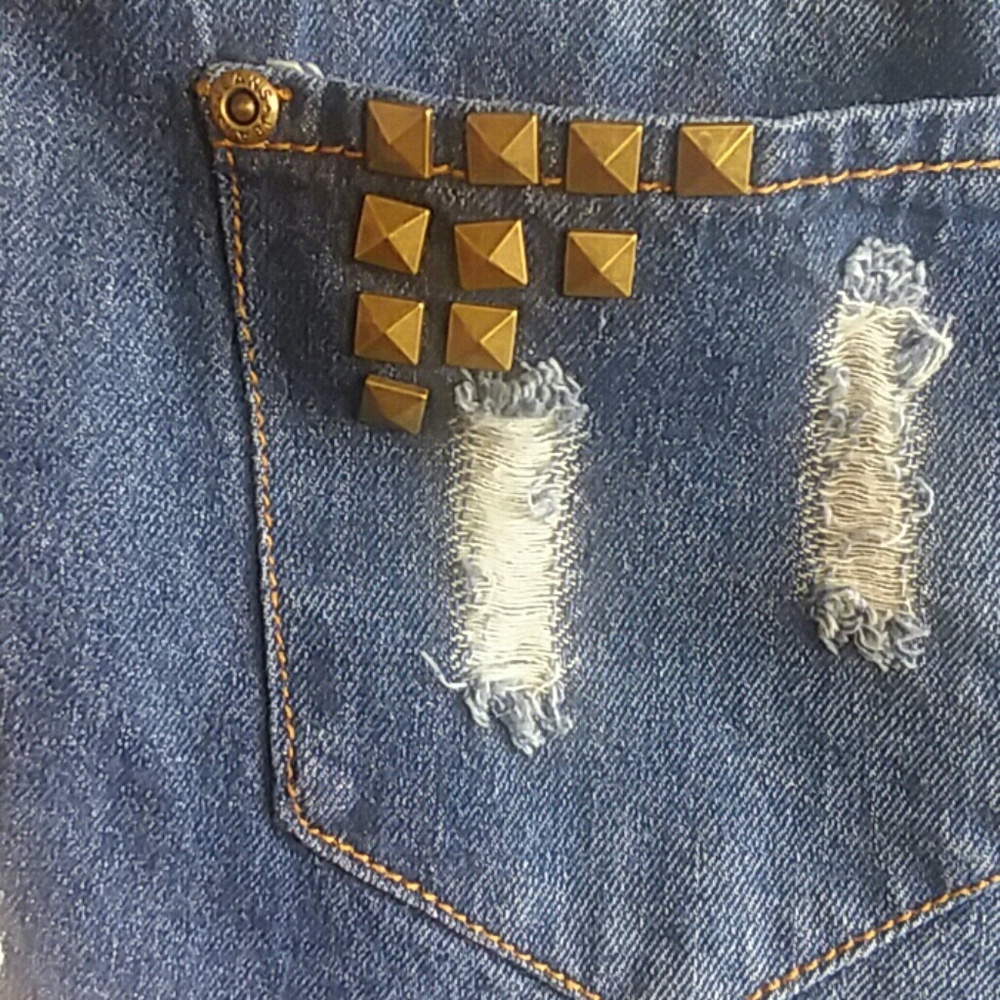 Snow Wolf Jean Shorts Distress Lace Flowers Studs - Picture 5 of 6